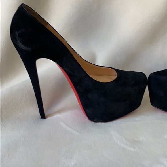 Christian Louboutin black heels - Picture 6 of 8